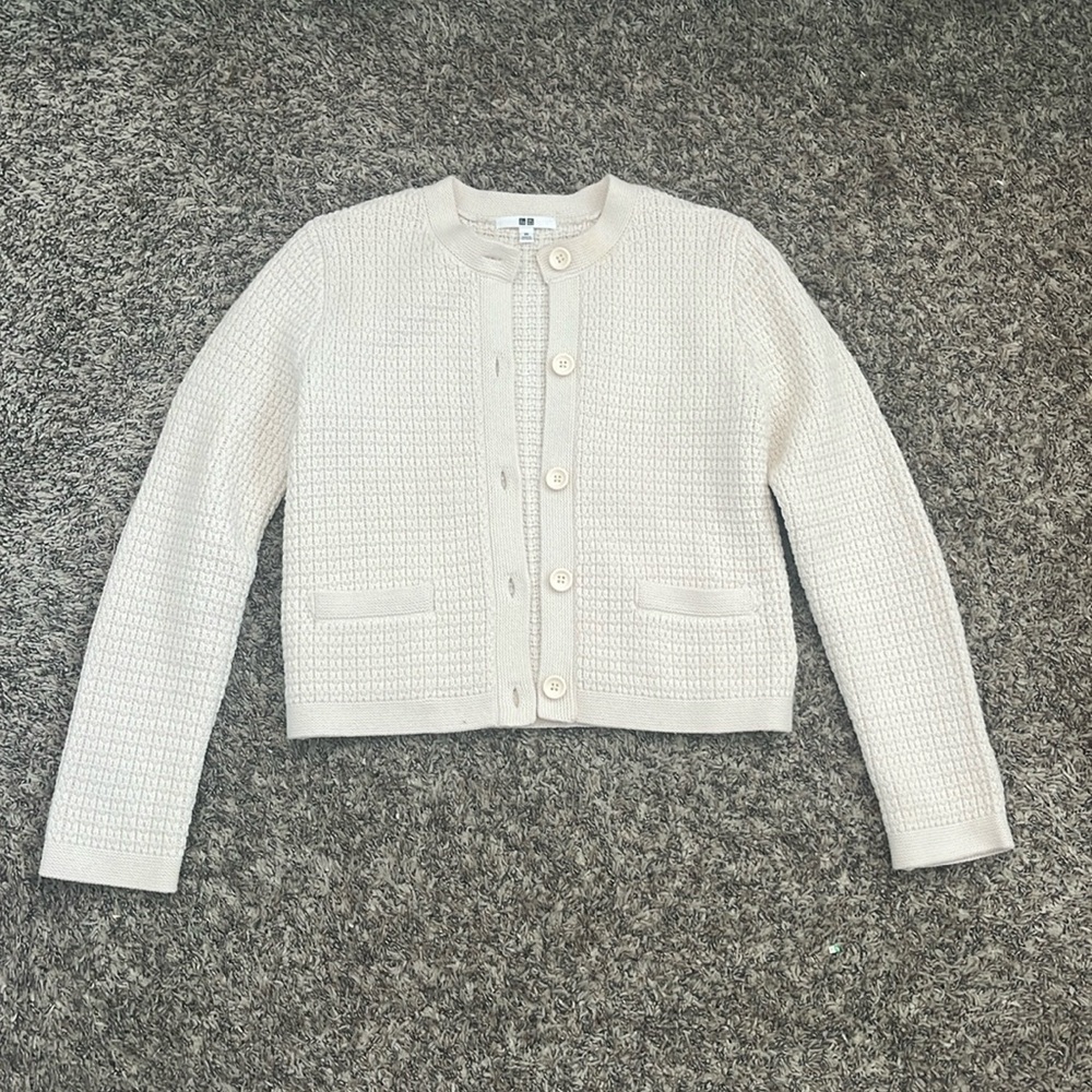 UNIQLO Cream sweater